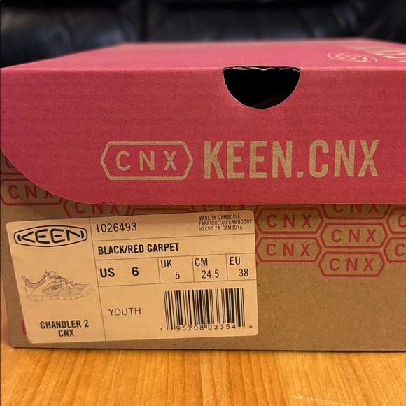 🌲Size 6Y - NWT: KEEN - Youth Hiking Shoes - Picture 15 of 16